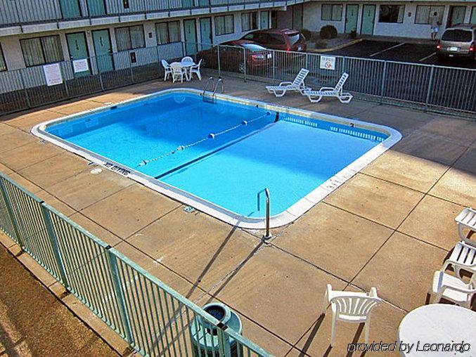 Super 7 Inn Joplin Facilities photo