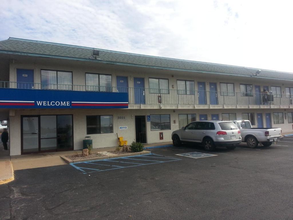 Super 7 Inn Joplin Exterior photo